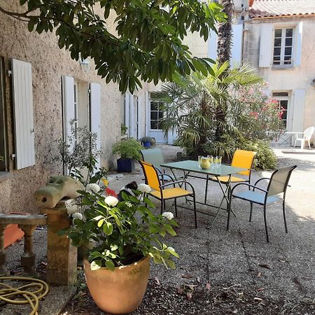 Annexe Du Pont De La Charente Apartment Chateauneuf-sur-Charente ภายนอก รูปภาพ